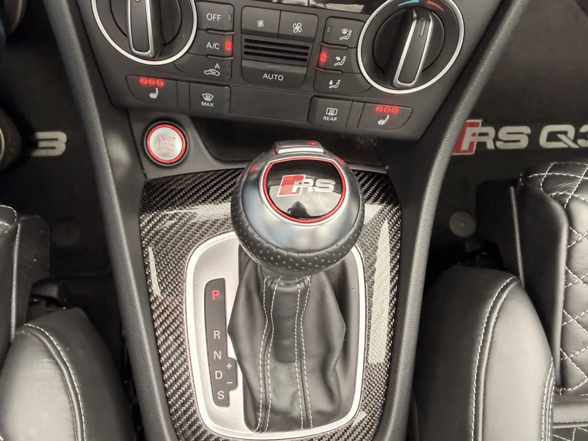 2.5 TFSI RS Q3 340PK QUATTRO PERFORMANCE PANORAMDAK BOSE CARBON LEER NAVI MATRIX