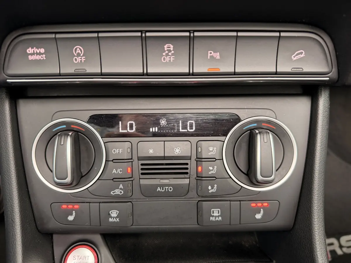 2.5 TFSI RS Q3 340PK QUATTRO PERFORMANCE PANORAMDAK BOSE CARBON LEER NAVI MATRIX