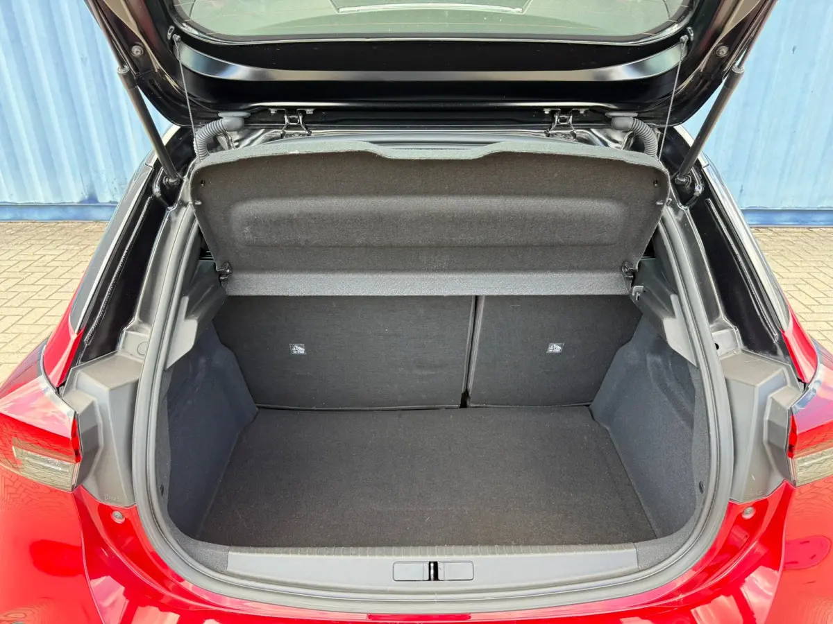 1.2 GS Line Sportstoelen | Zwart dak | Cruise control | Apple carplay & Android auto