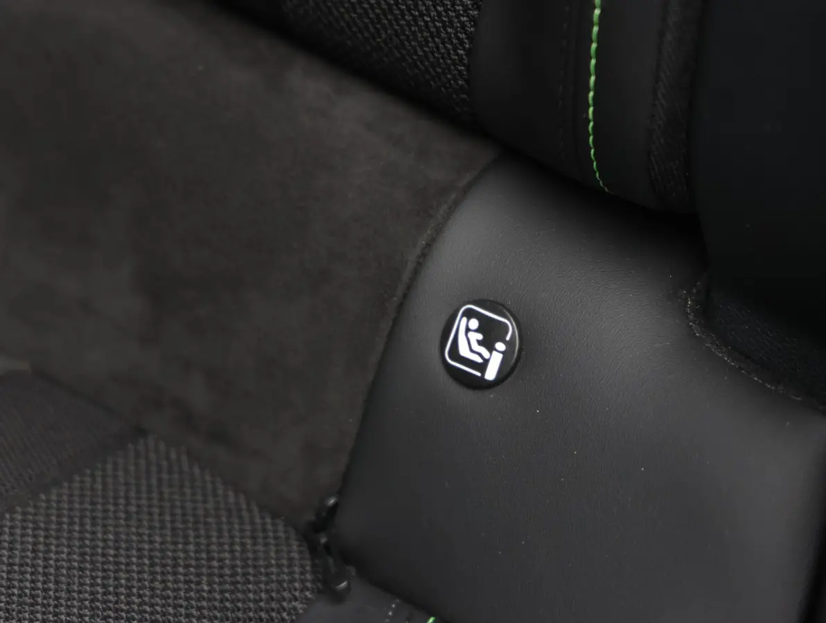 EV GT Pack 50 kWh 1ste Eigenaar | Panorama-dak | Stoelverwarming | LED | Keyless | 18" LMV | Apple Carplay & Android Auto
