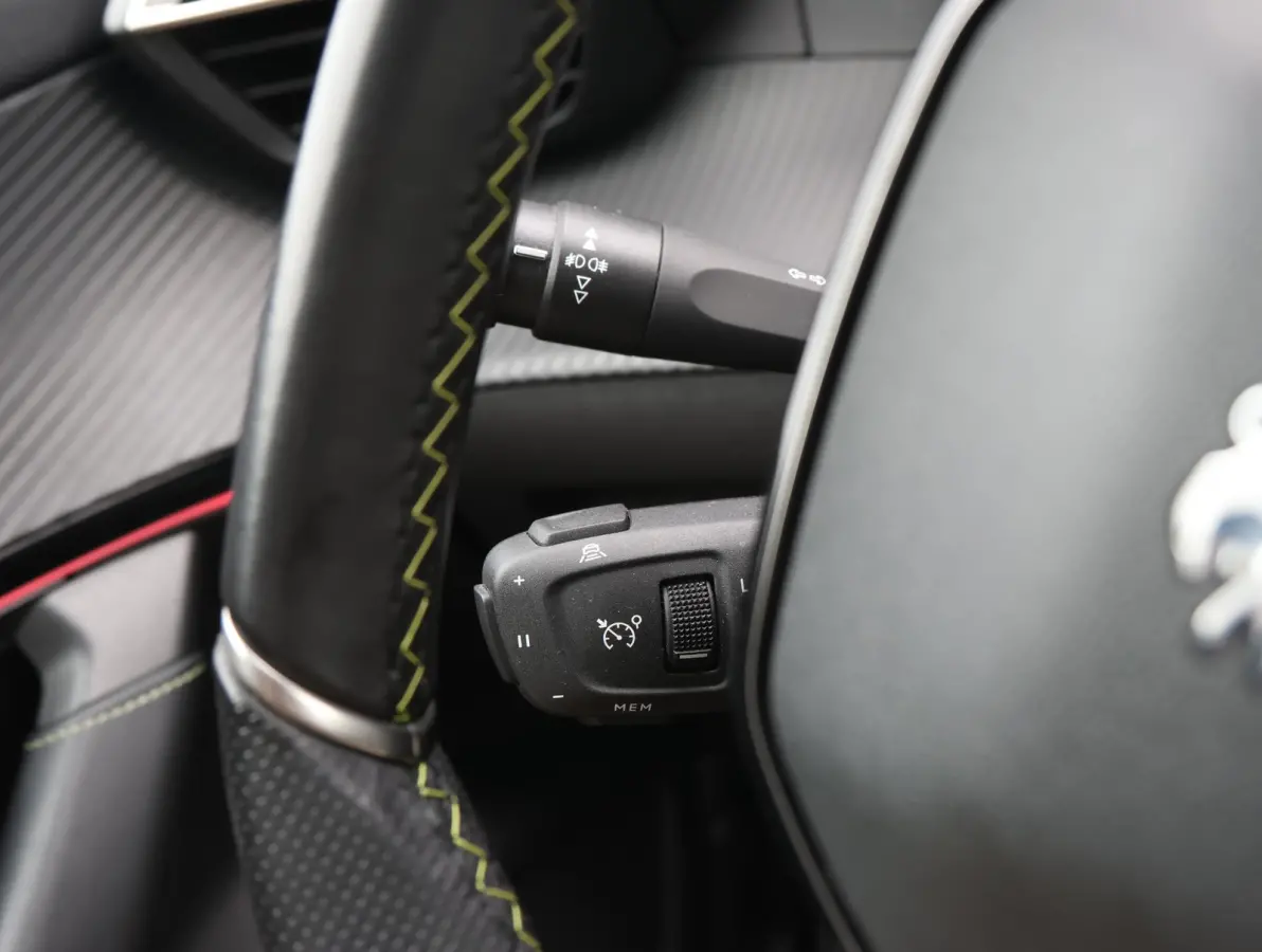 EV GT Pack 50 kWh 1ste Eigenaar | Panorama-dak | Stoelverwarming | LED | Keyless | 18" LMV | Apple Carplay & Android Auto