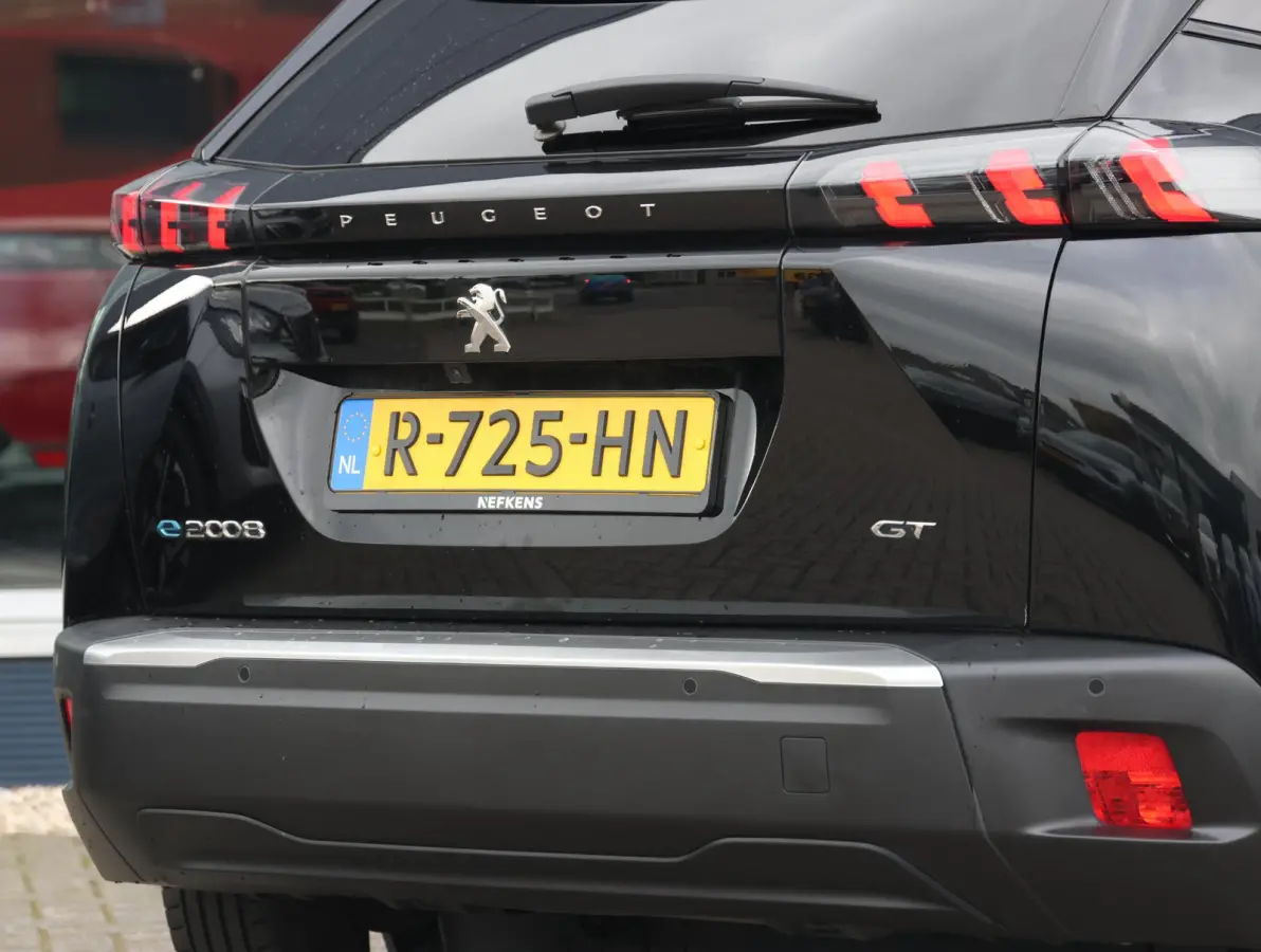 EV GT Pack 50 kWh 1ste Eigenaar | Panorama-dak | Stoelverwarming | LED | Keyless | 18" LMV | Apple Carplay & Android Auto