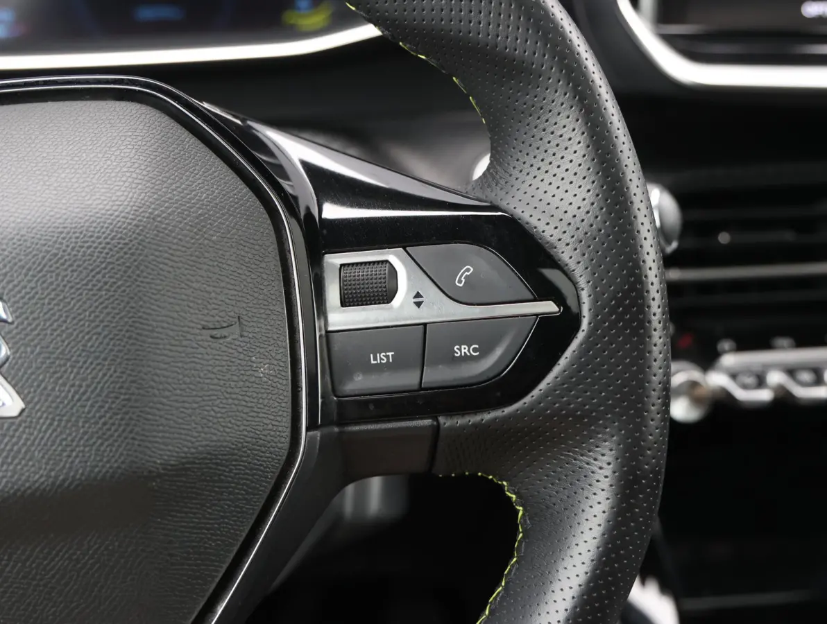 EV GT Pack 50 kWh 1ste Eigenaar | Panorama-dak | Stoelverwarming | LED | Keyless | 18" LMV | Apple Carplay & Android Auto
