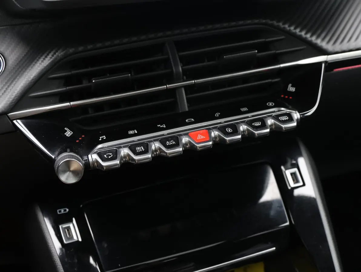 EV GT Pack 50 kWh 1ste Eigenaar | Panorama-dak | Stoelverwarming | LED | Keyless | 18" LMV | Apple Carplay & Android Auto