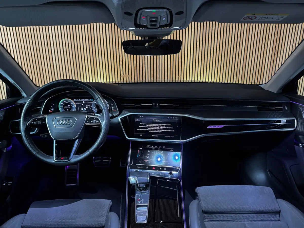 55 TFSI e quattro S- Line Competition PANO|B&O|HUD|360°|TREKHAAK|AMBIENT|NACHTZICHT|STANDKACHEL|19 INCH