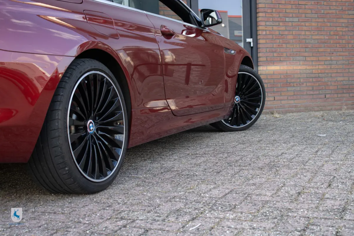 650xi High Executive Vermilion Rood / 20'' Lichtmetalen velgen / NL auto