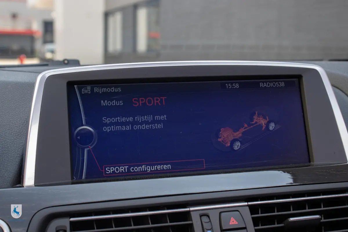 650xi High Executive Vermilion Rood / 20'' Lichtmetalen velgen / NL auto