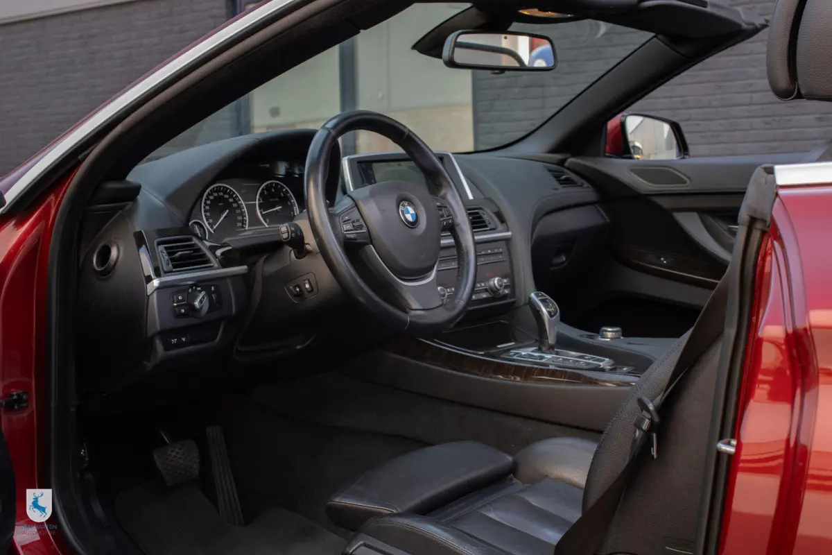 650xi High Executive Vermilion Rood / 20'' Lichtmetalen velgen / NL auto