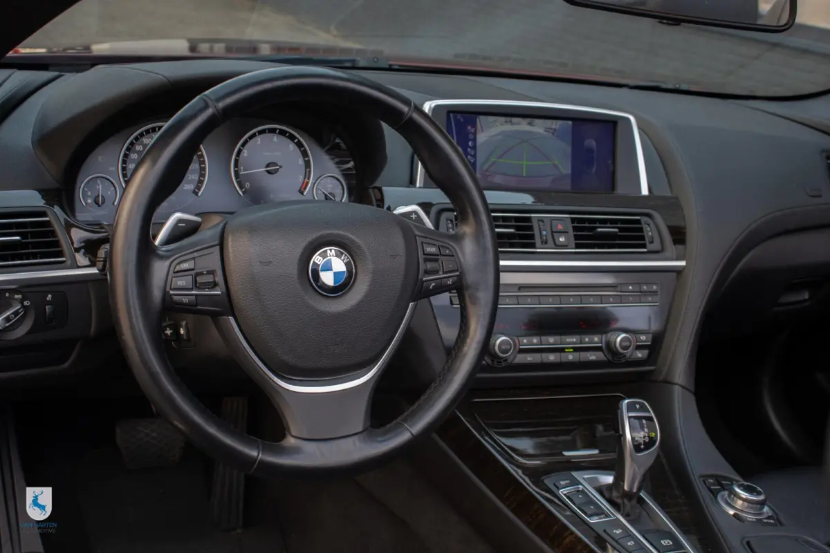 650xi High Executive Vermilion Rood / 20'' Lichtmetalen velgen / NL auto