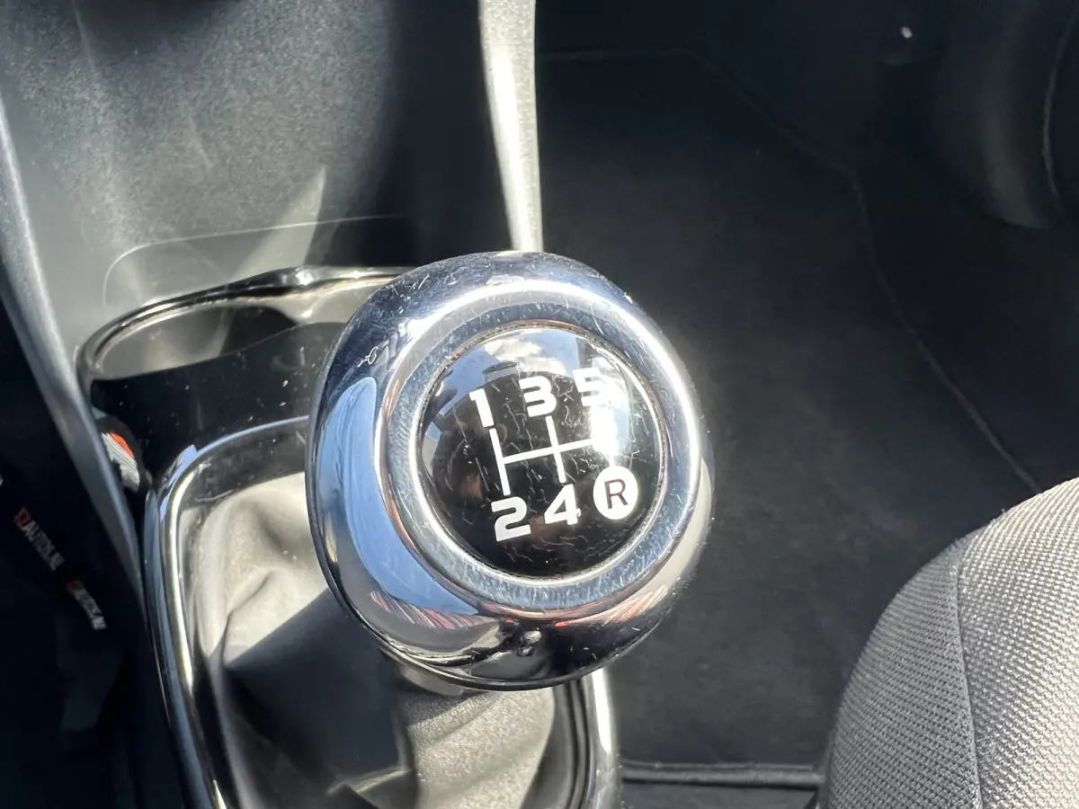 1.0 VTi Feel Airco/Cruise-Controle/ 5- Deurs