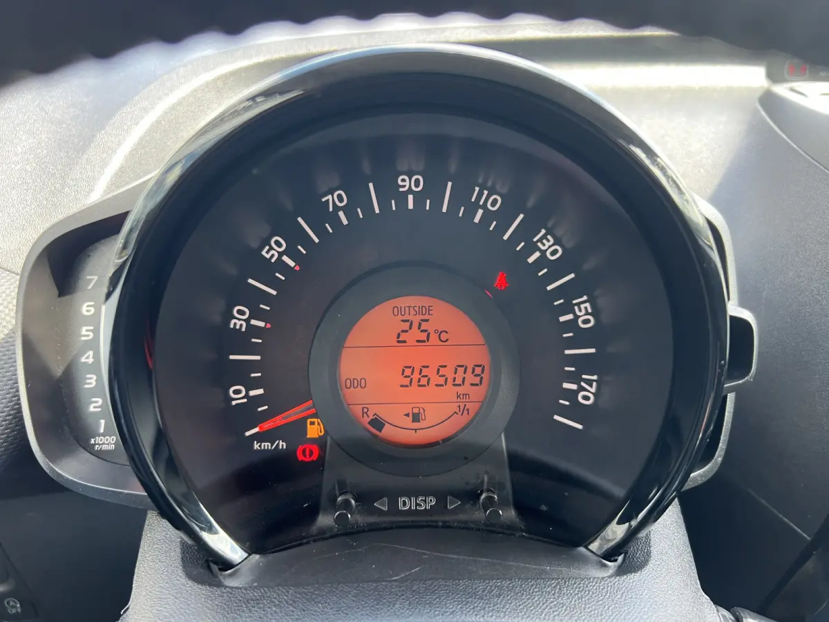 1.0 VTi Feel Airco/Cruise-Controle/ 5- Deurs