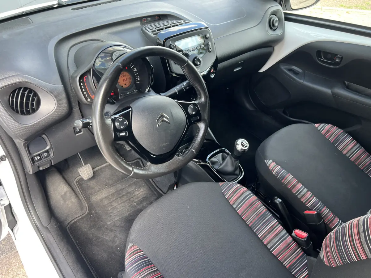 1.0 VTi Feel Airco/Cruise-Controle/ 5- Deurs