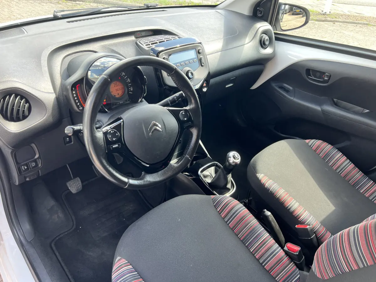 1.0 VTi Feel Airco/Cruise-Controle/ 5- Deurs