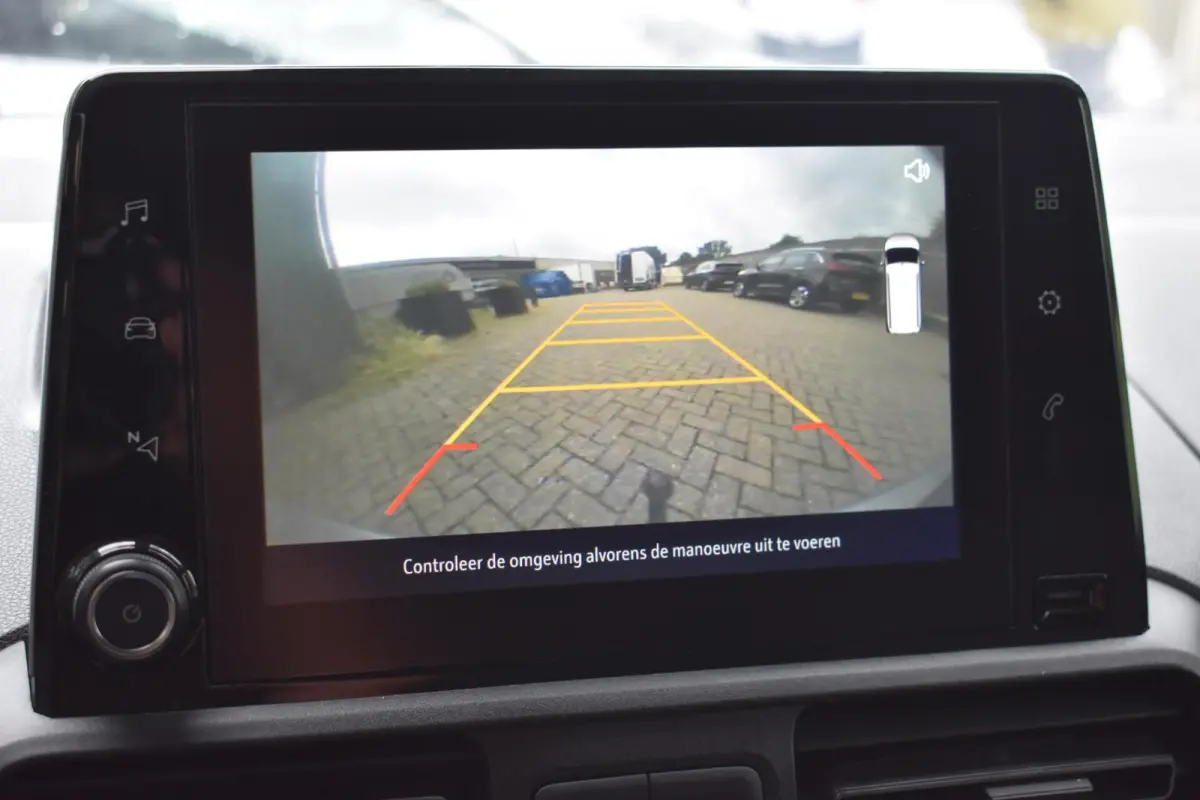 1.6D L2H1 Innovation | Trekhaak | Extra Sloten | Dak Ventilatie |