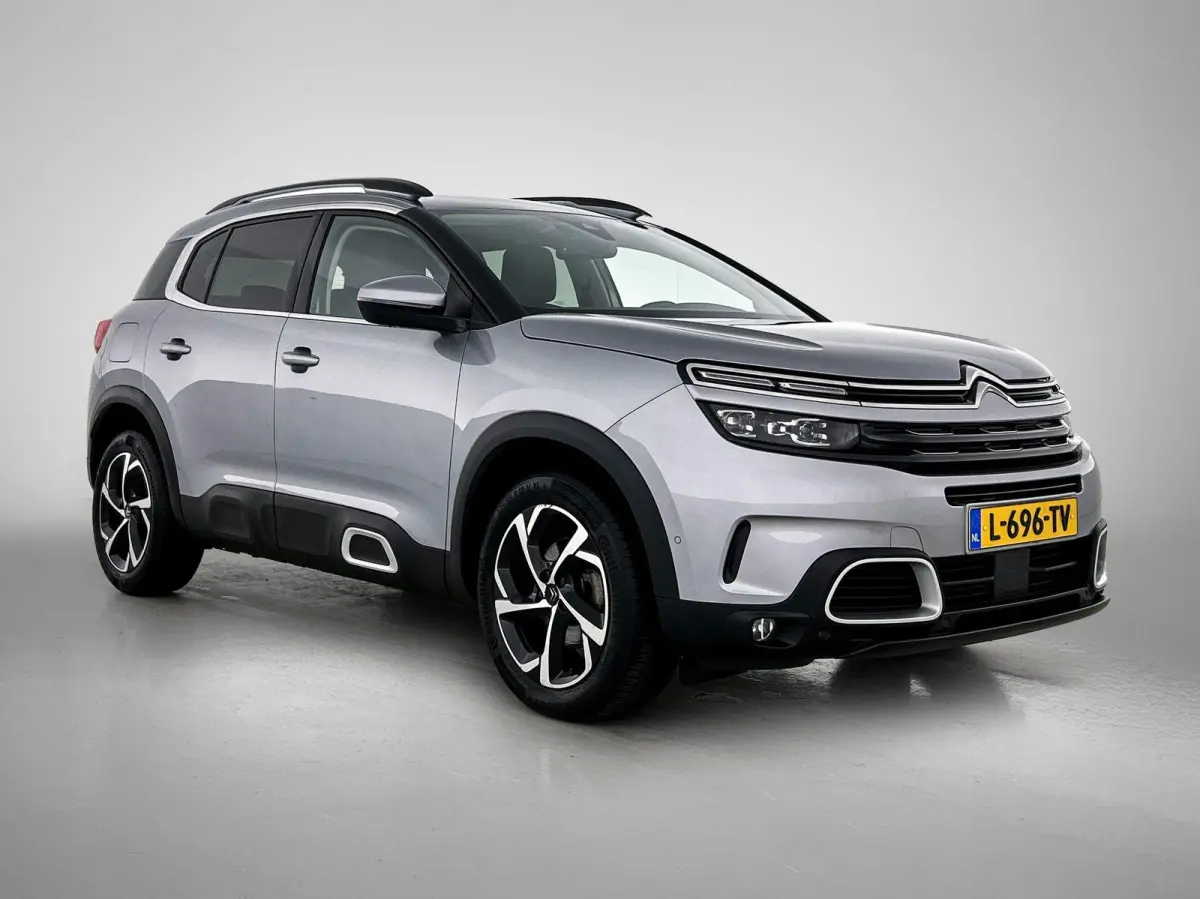 SUV Business Plus 130pk Automaat | Navigatie | Achteruitrijcamera | Climate Control | Adaptieve Cruise Control | Half lederen comfortstoelen | Led koplampen | Parkeersensoren v+a | Keyless |