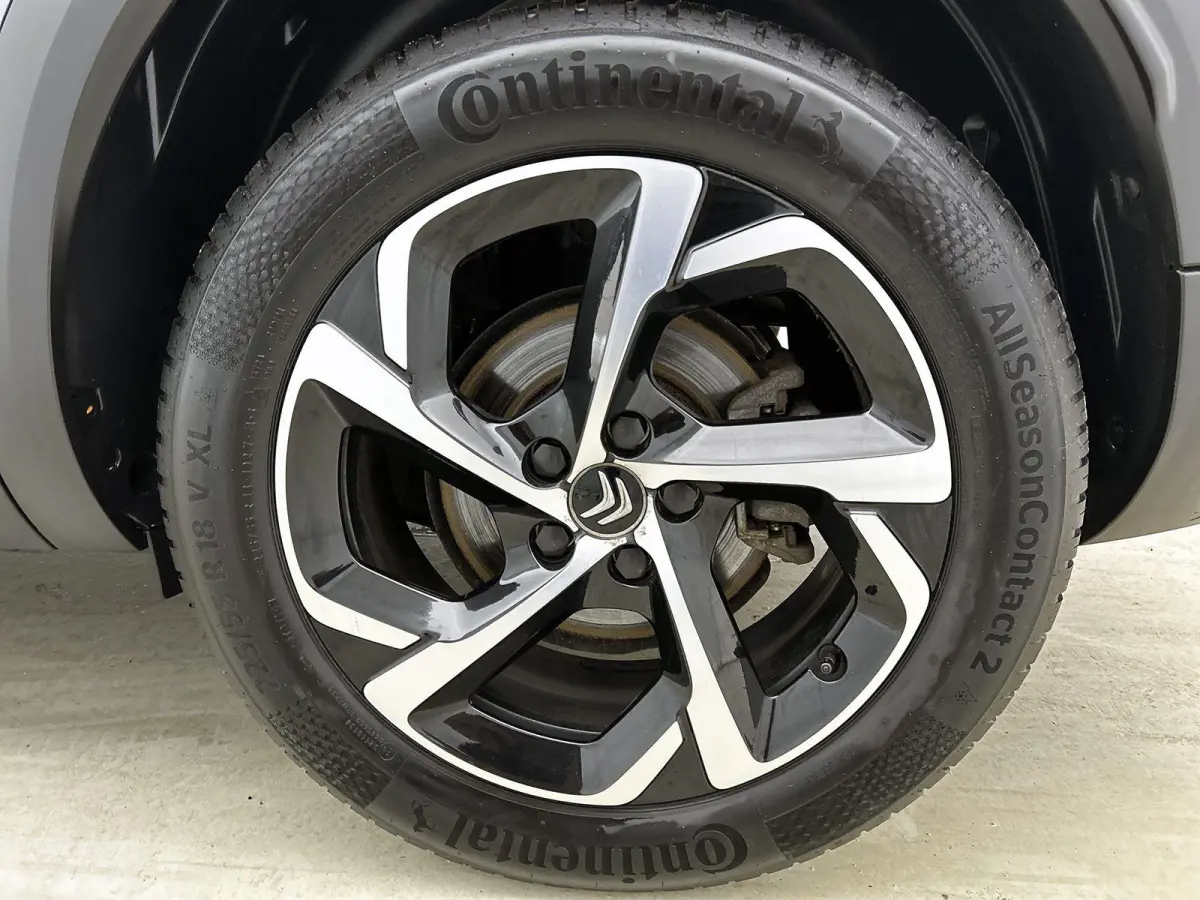 SUV Business Plus 130pk Automaat | Navigatie | Achteruitrijcamera | Climate Control | Adaptieve Cruise Control | Half lederen comfortstoelen | Led koplampen | Parkeersensoren v+a | Keyless |