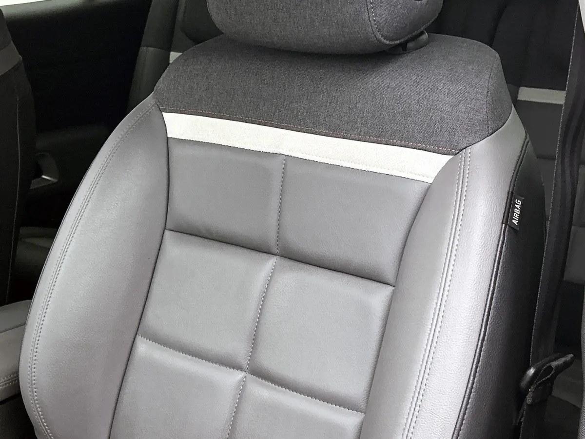 SUV Business Plus 130pk Automaat | Navigatie | Achteruitrijcamera | Climate Control | Adaptieve Cruise Control | Half lederen comfortstoelen | Led koplampen | Parkeersensoren v+a | Keyless |