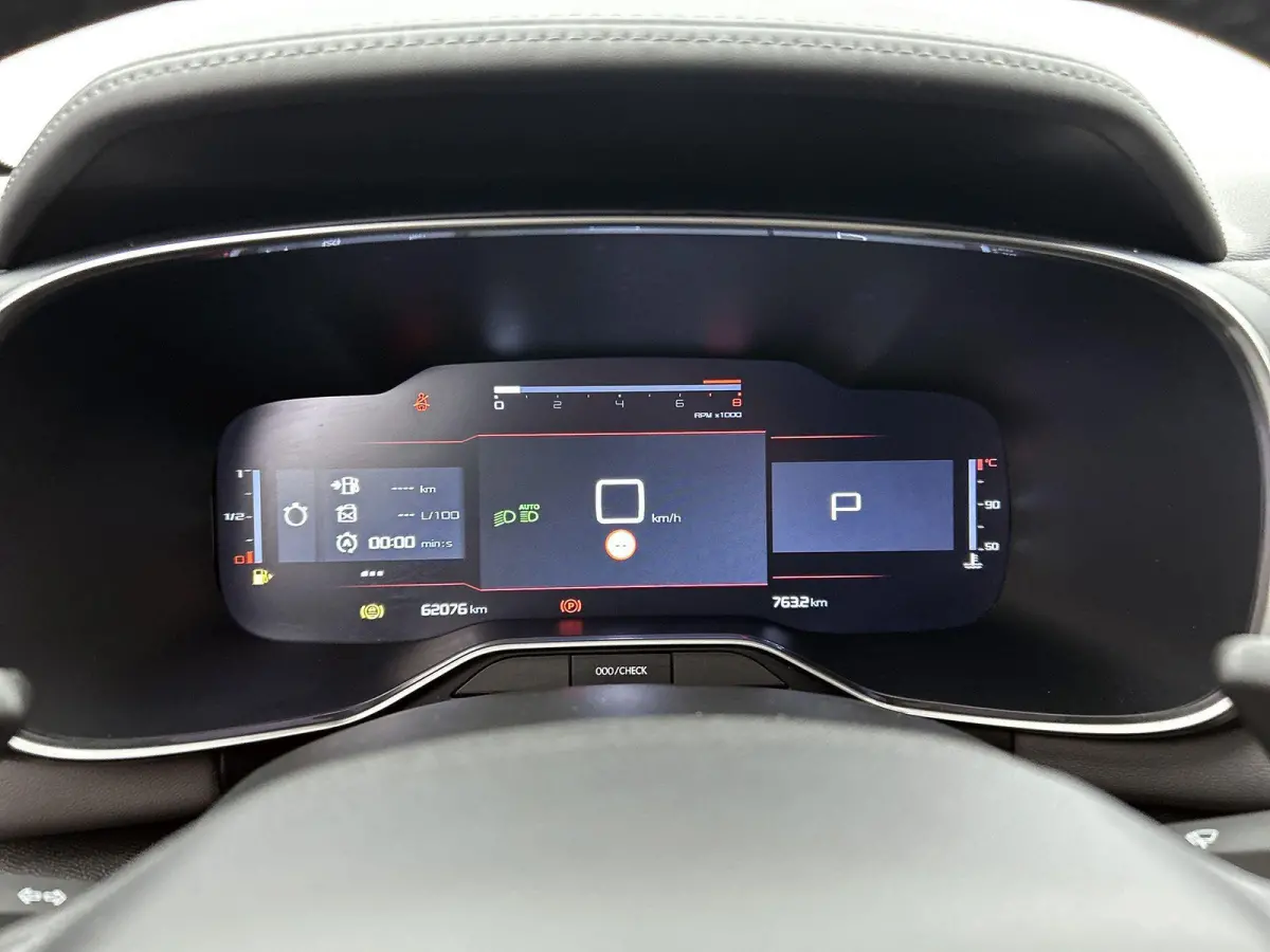 SUV Business Plus 130pk Automaat | Navigatie | Achteruitrijcamera | Climate Control | Adaptieve Cruise Control | Half lederen comfortstoelen | Led koplampen | Parkeersensoren v+a | Keyless |