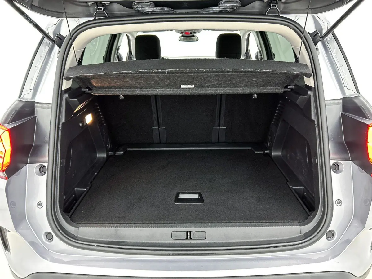 SUV Business Plus 130pk Automaat | Navigatie | Achteruitrijcamera | Climate Control | Adaptieve Cruise Control | Half lederen comfortstoelen | Led koplampen | Parkeersensoren v+a | Keyless |