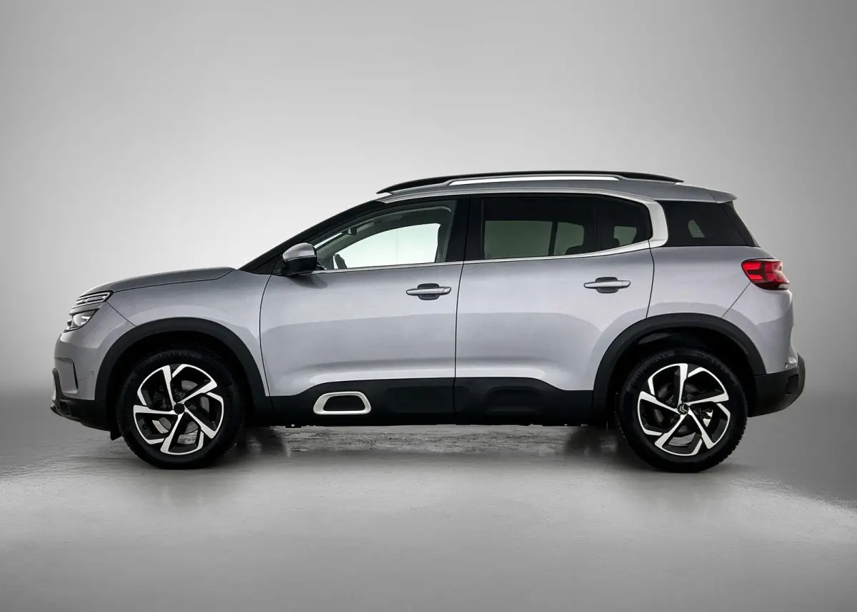 SUV Business Plus 130pk Automaat | Navigatie | Achteruitrijcamera | Climate Control | Adaptieve Cruise Control | Half lederen comfortstoelen | Led koplampen | Parkeersensoren v+a | Keyless |