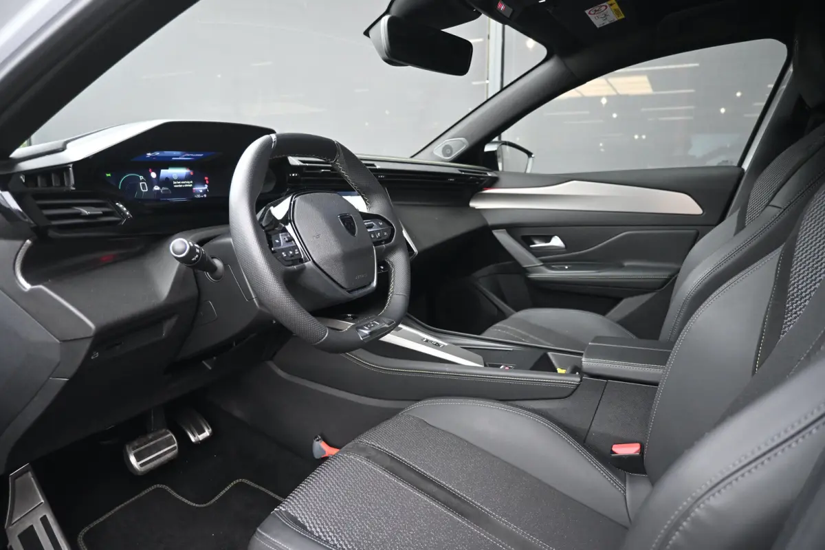 1.2 Hybrid 145 e-DCS6 GT | Adaptive Cruise | 360 Camera | Elektr. Achterklep | Sfeerverlichting | Navigatie | !!