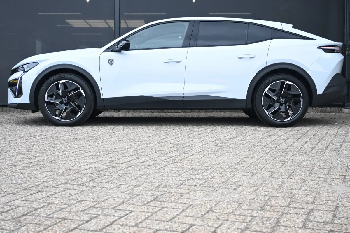 1.2 Hybrid 145 e-DCS6 GT | Adaptive Cruise | 360 Camera | Elektr. Achterklep | Sfeerverlichting | Navigatie | !!
