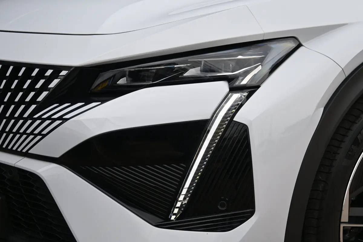 1.2 Hybrid 145 e-DCS6 GT | Adaptive Cruise | 360 Camera | Elektr. Achterklep | Sfeerverlichting | Navigatie | !!
