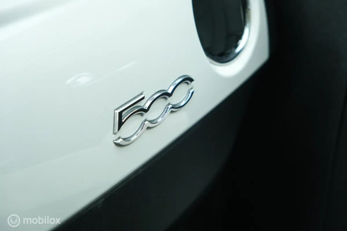 0.9 TwinAir Turbo Collezione | Pano | DAB+ | Two tone interior | LED | Nette auto | All Seasons
