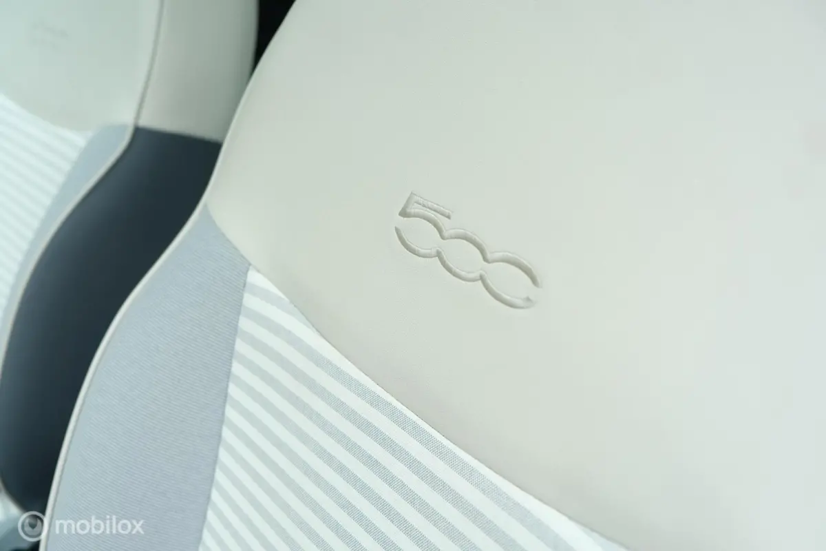 0.9 TwinAir Turbo Collezione | Pano | DAB+ | Two tone interior | LED | Nette auto | All Seasons