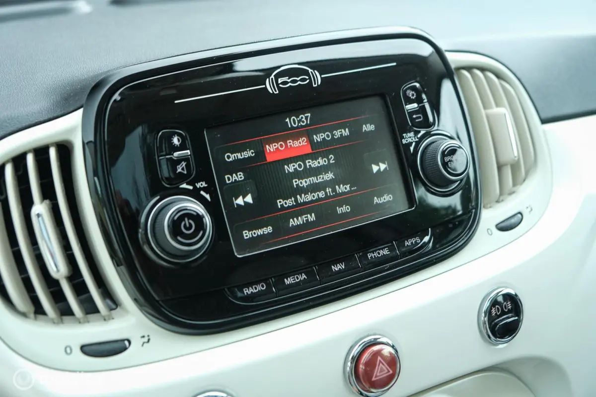 0.9 TwinAir Turbo Collezione | Pano | DAB+ | Two tone interior | LED | Nette auto | All Seasons