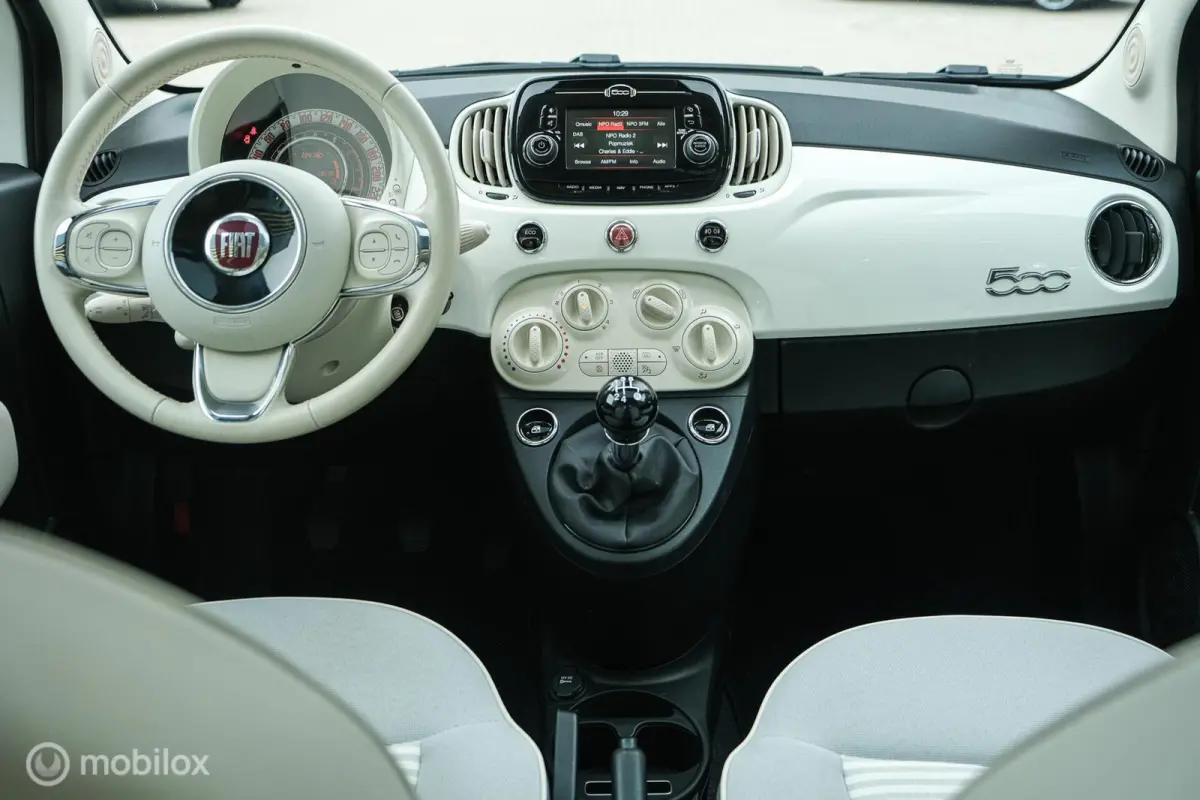 0.9 TwinAir Turbo Collezione | Pano | DAB+ | Two tone interior | LED | Nette auto | All Seasons