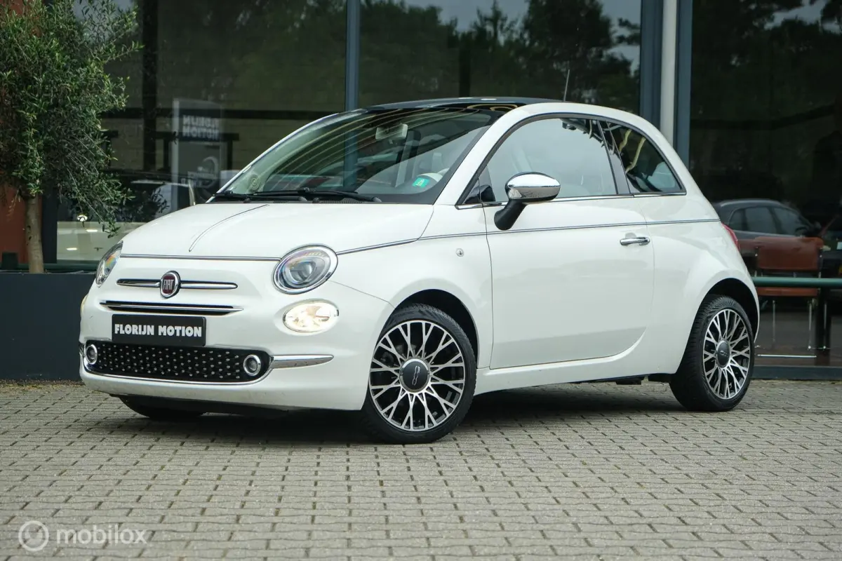 0.9 TwinAir Turbo Collezione | Pano | DAB+ | Two tone interior | LED | Nette auto | All Seasons
