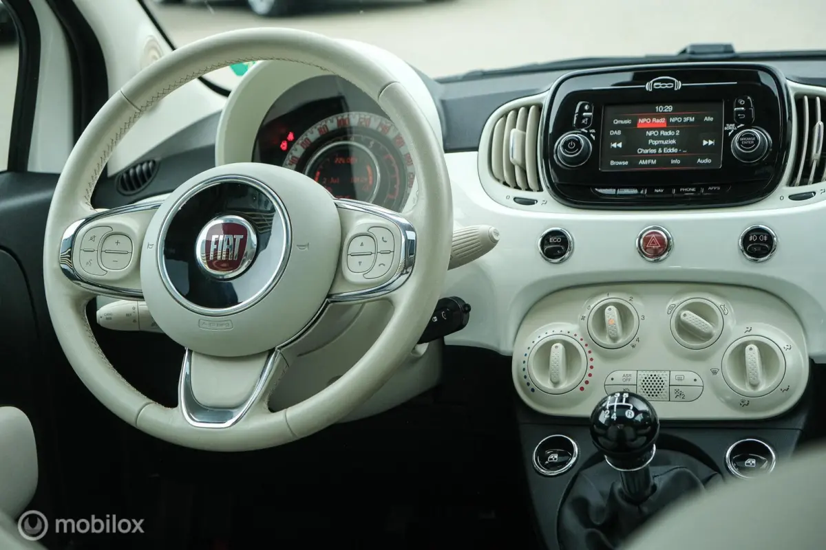 0.9 TwinAir Turbo Collezione | Pano | DAB+ | Two tone interior | LED | Nette auto | All Seasons