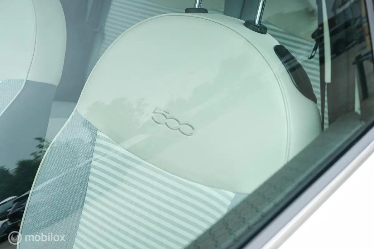 0.9 TwinAir Turbo Collezione | Pano | DAB+ | Two tone interior | LED | Nette auto | All Seasons