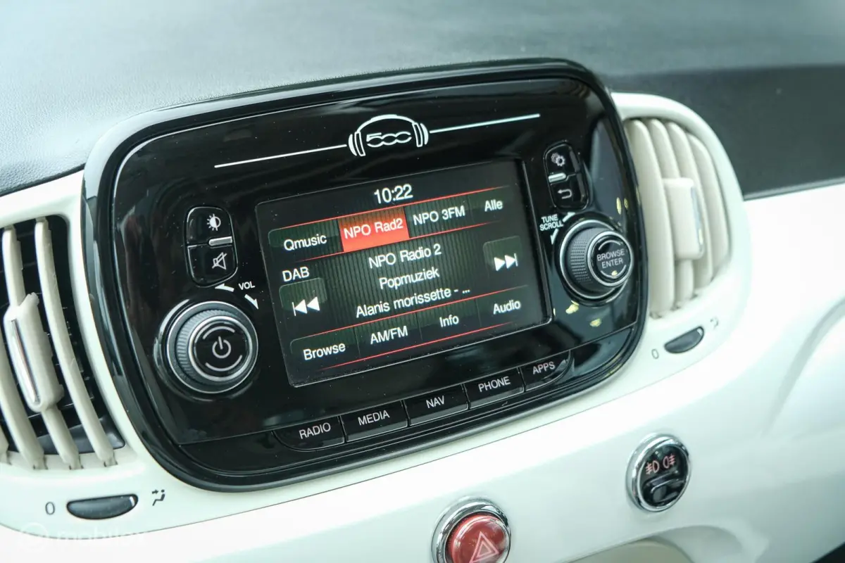 0.9 TwinAir Turbo Collezione | Pano | DAB+ | Two tone interior | LED | Nette auto | All Seasons