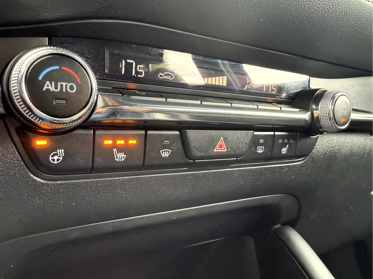 2.0 e-SkyActiv-G M Hybrid Comfort Navi, Camera, App Connect