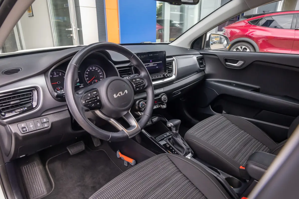 1.0 T-GDi MHEV DynamicPlusLine | Camera | Apple Carplay/Android Auto | Keyless entry/start | Navi | Parkeersensoren | Dealer oh! | Achteruitrijcamera | Apple Carplay/Android Auto|telefoonint