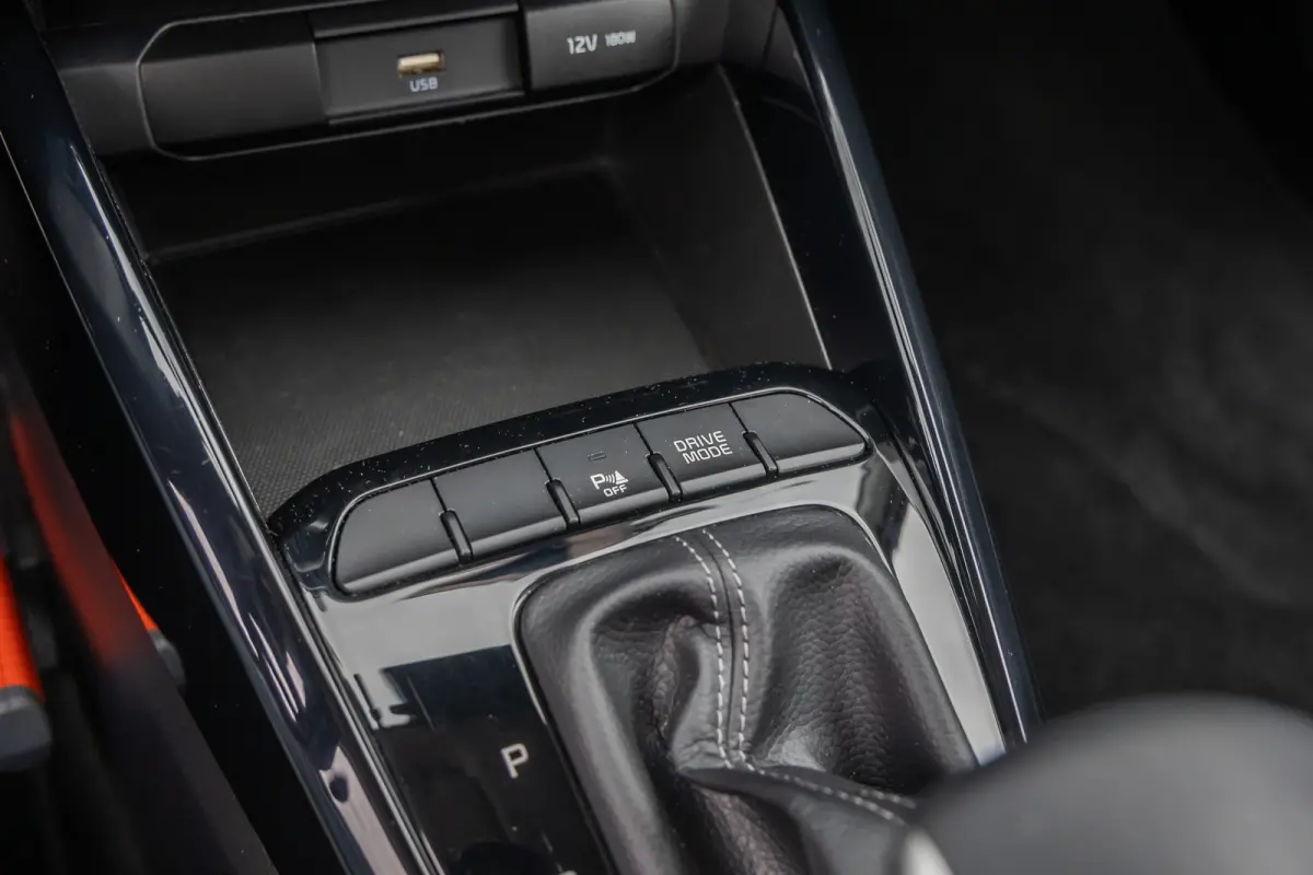 1.0 T-GDi MHEV DynamicPlusLine | Camera | Apple Carplay/Android Auto | Keyless entry/start | Navi | Parkeersensoren | Dealer oh! | Achteruitrijcamera | Apple Carplay/Android Auto|telefoonint