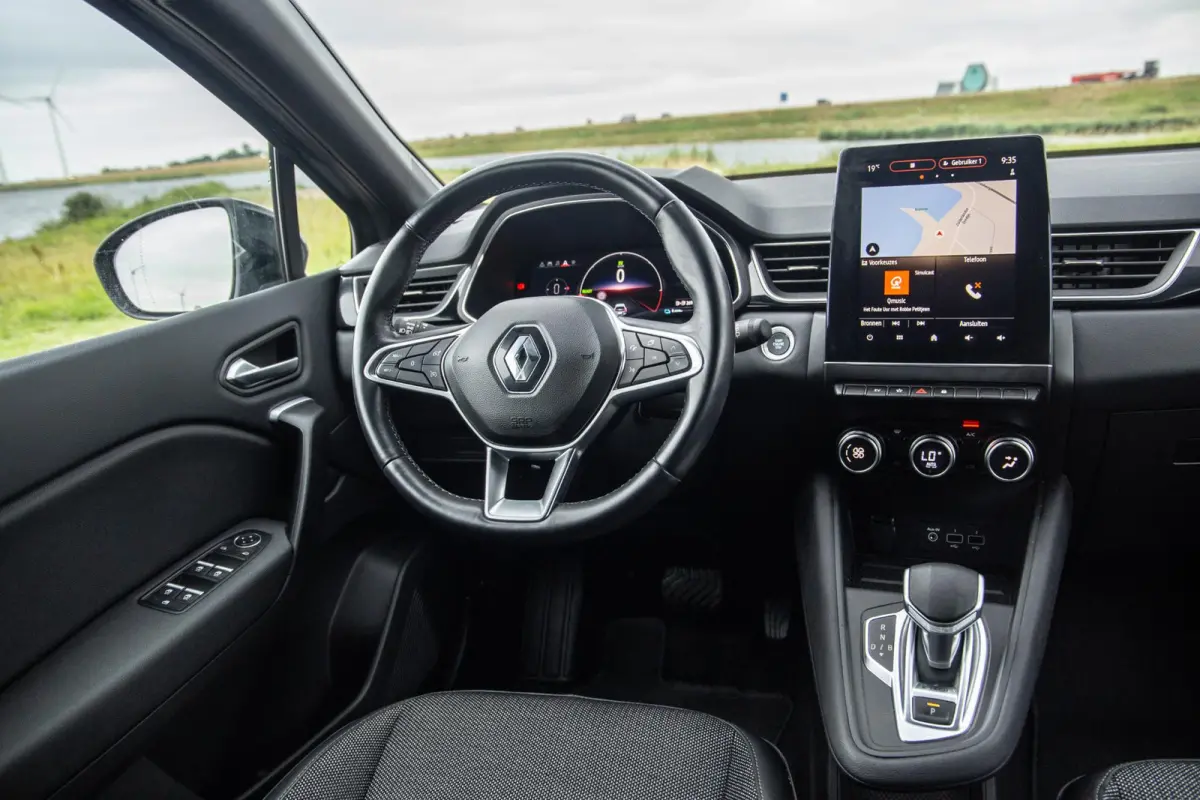 1.6 E-Tech plug-in hybrid 160 iconic BLACK LINE / CRUISE CONTROLE / NAVI / CARPLAY