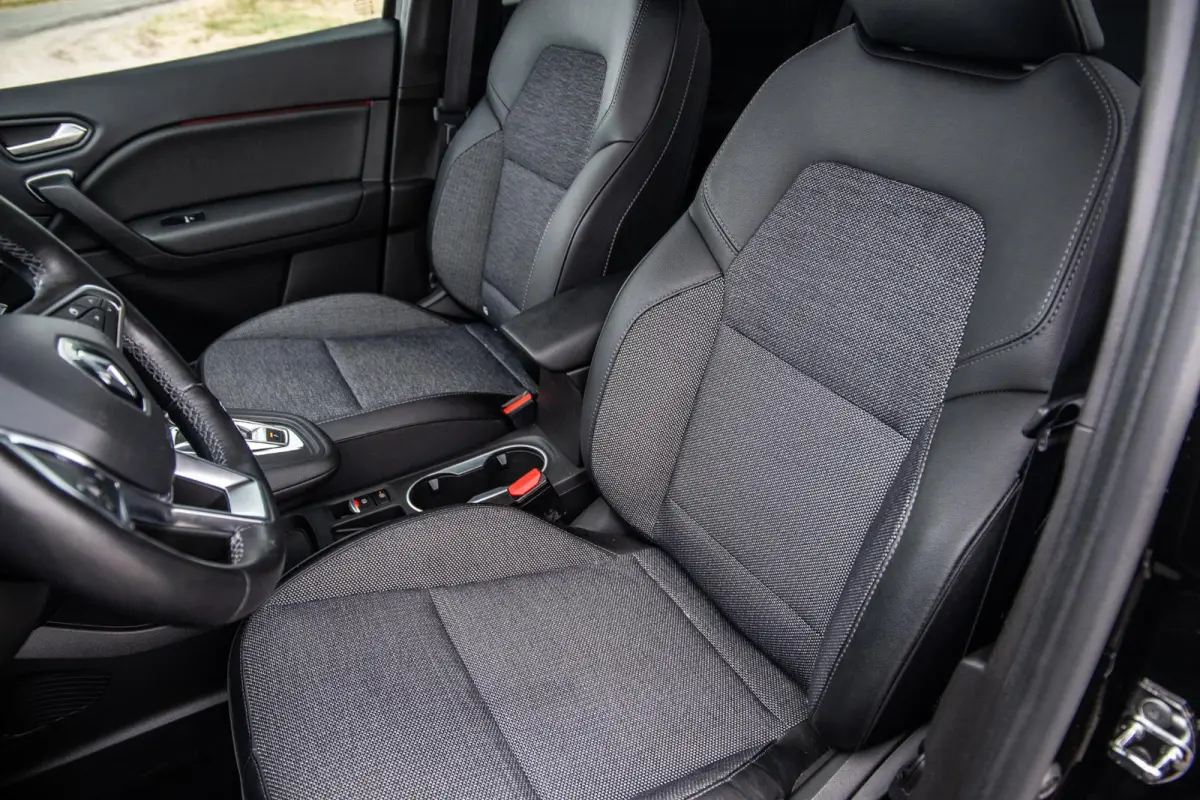 1.6 E-Tech plug-in hybrid 160 iconic BLACK LINE / CRUISE CONTROLE / NAVI / CARPLAY