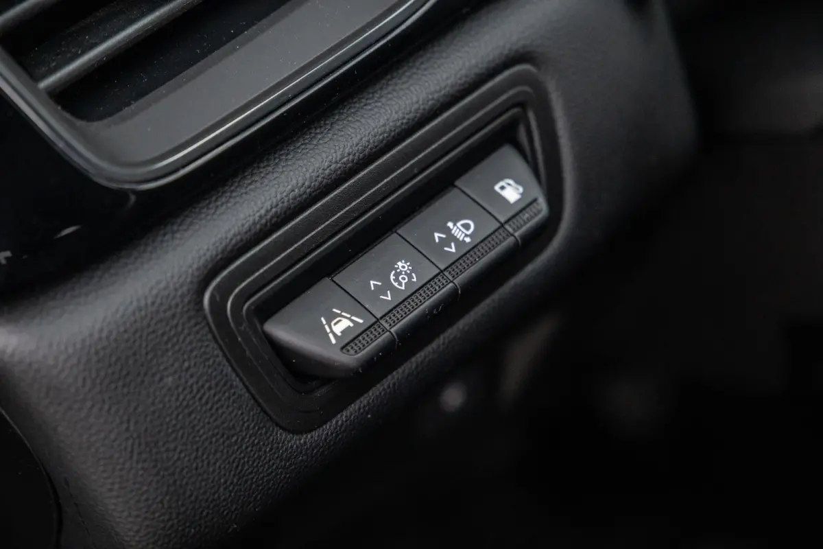 1.6 E-Tech plug-in hybrid 160 iconic BLACK LINE / CRUISE CONTROLE / NAVI / CARPLAY