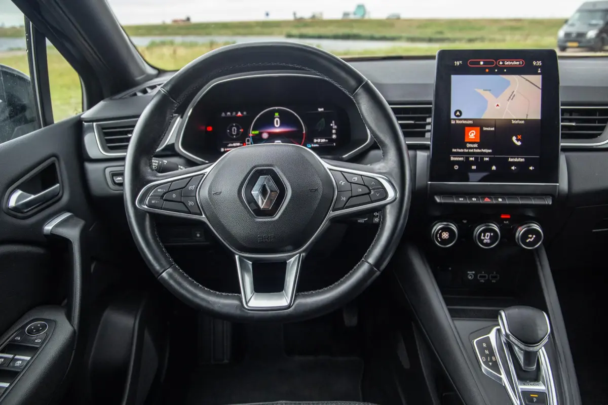 1.6 E-Tech plug-in hybrid 160 iconic BLACK LINE / CRUISE CONTROLE / NAVI / CARPLAY