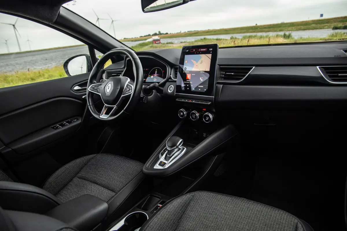 1.6 E-Tech plug-in hybrid 160 iconic BLACK LINE / CRUISE CONTROLE / NAVI / CARPLAY