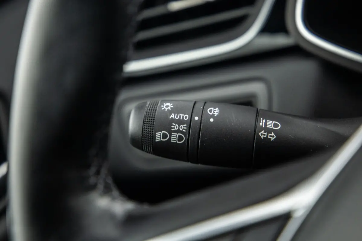 1.6 E-Tech plug-in hybrid 160 iconic BLACK LINE / CRUISE CONTROLE / NAVI / CARPLAY