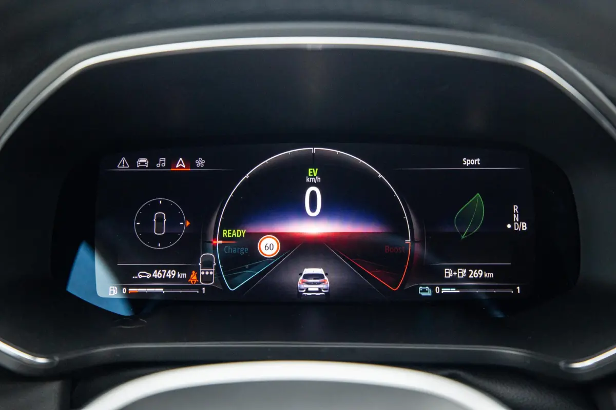 1.6 E-Tech plug-in hybrid 160 iconic BLACK LINE / CRUISE CONTROLE / NAVI / CARPLAY