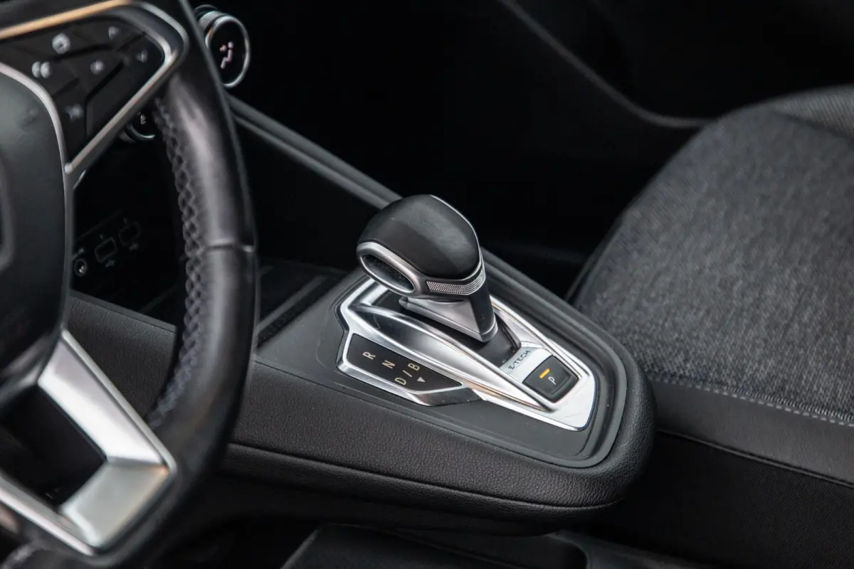 1.6 E-Tech plug-in hybrid 160 iconic BLACK LINE / CRUISE CONTROLE / NAVI / CARPLAY
