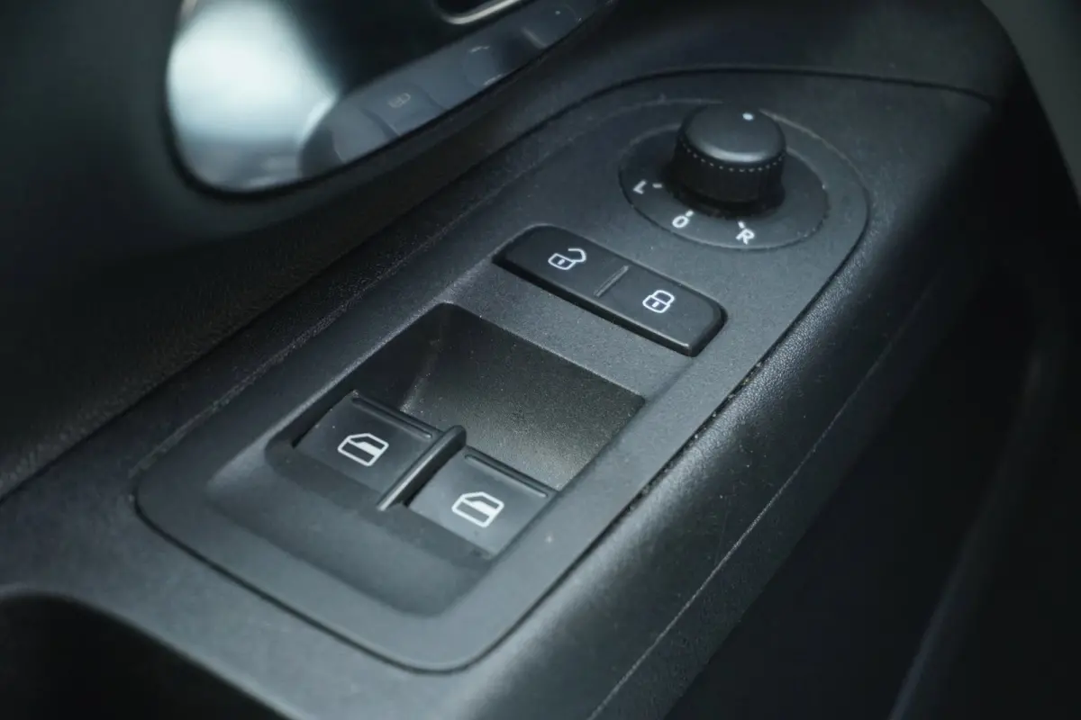 Up! 1.0 BMT high up! / Nieuwe APK / Airco / Stoel verw / Bluetooth / Radio