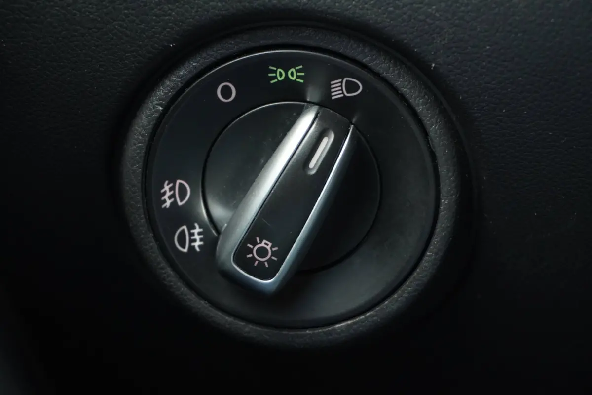 Up! 1.0 BMT high up! / Nieuwe APK / Airco / Stoel verw / Bluetooth / Radio