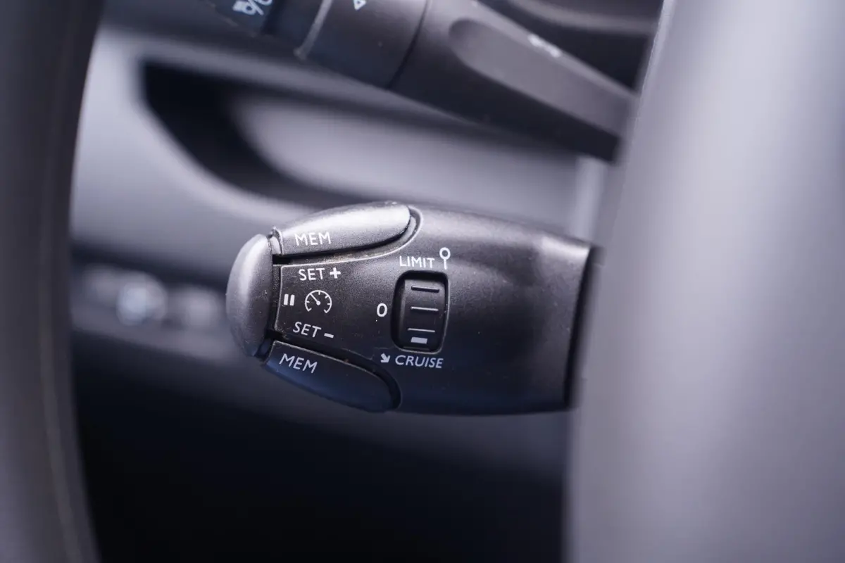 2.0 MultiJet 145 pk L3 Airco, Apple Carplay Cruise Control, Laadruimte Pakket, 3-Zits