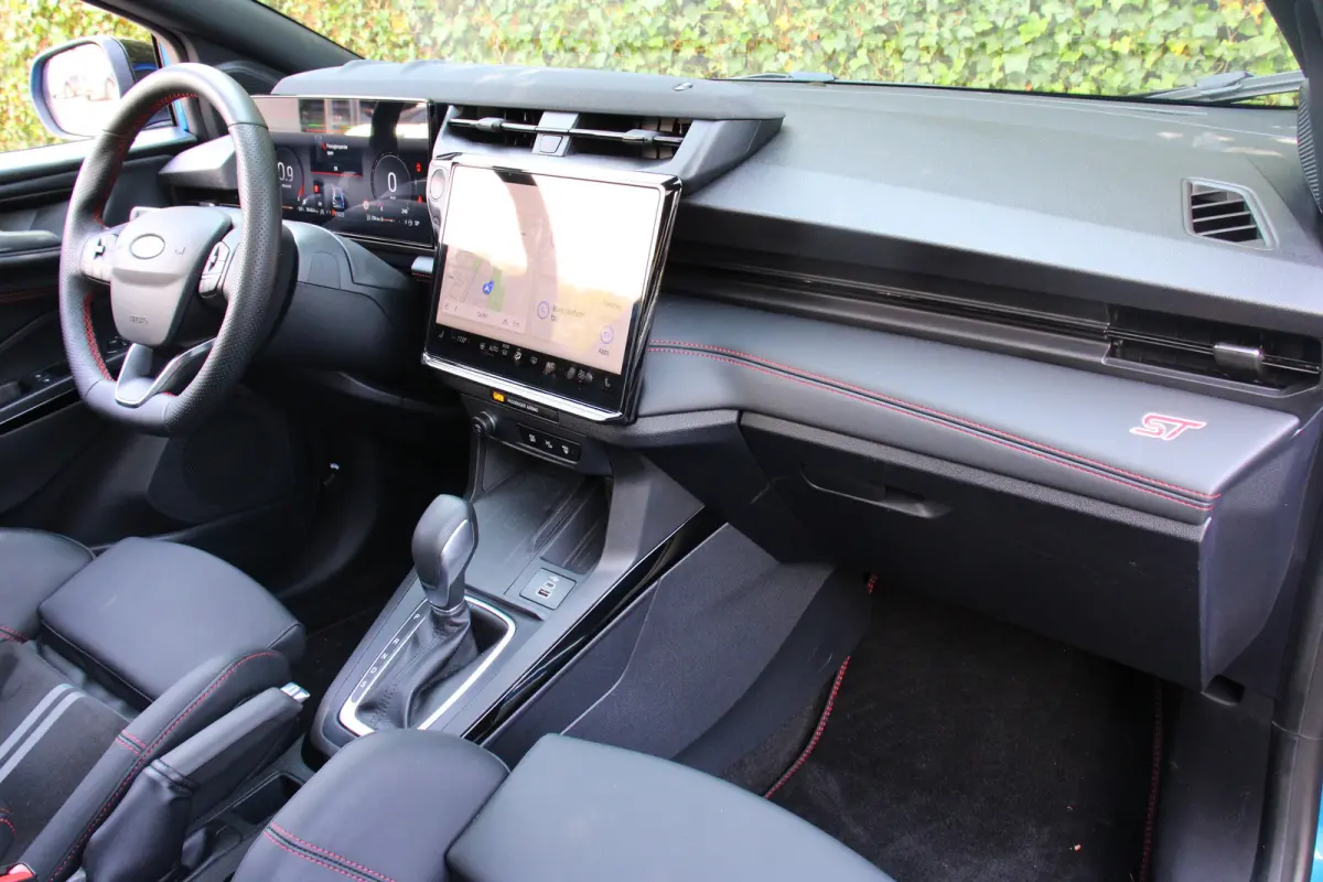 1.0EB ST-X | NL-AUTO! | 1E EIGENAAR! | PERFORMANCE PACK | WINTERPACK | ADAPTIVE CRUISE | PANODAK | 360° CAMERA | LANE ASSIST | DEALER OH! | FORD PERFORMANCE STOELEN
